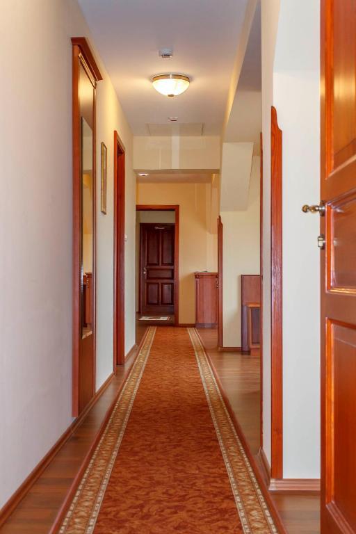 Pannon Hotel Bejelentkezes 20 Oraig, Check-In Until 20 O'Clock, Einchecken Bis 20 Uhr Mohacs Luaran gambar