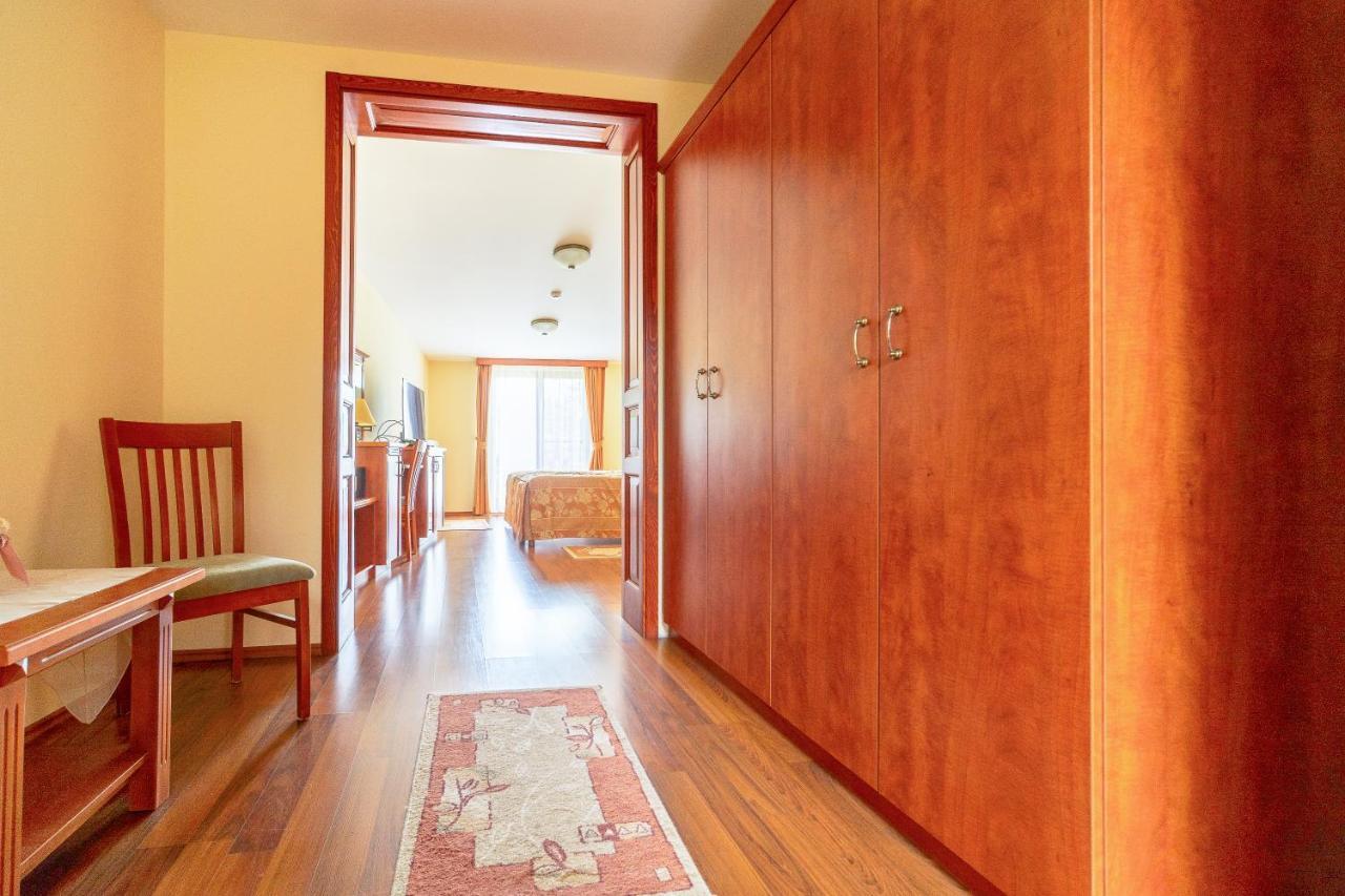 Pannon Hotel Bejelentkezes 20 Oraig, Check-In Until 20 O'Clock, Einchecken Bis 20 Uhr Mohacs Luaran gambar