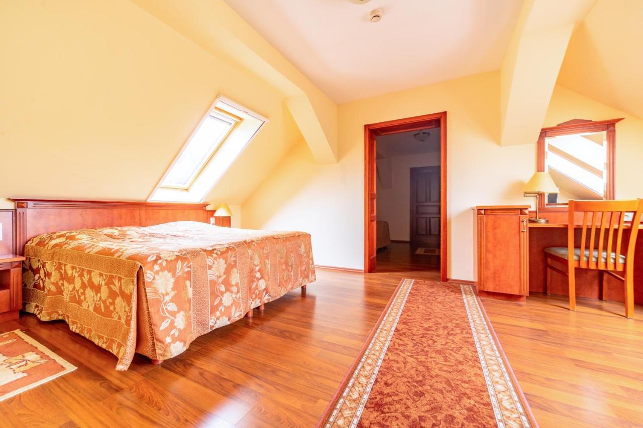 Pannon Hotel Bejelentkezes 20 Oraig, Check-In Until 20 O'Clock, Einchecken Bis 20 Uhr Mohacs Luaran gambar