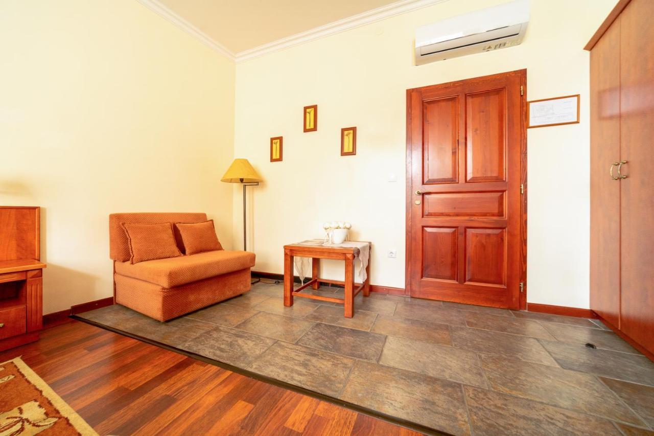 Pannon Hotel Bejelentkezes 20 Oraig, Check-In Until 20 O'Clock, Einchecken Bis 20 Uhr Mohacs Luaran gambar