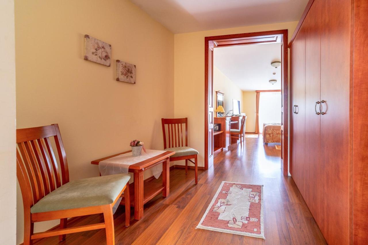 Pannon Hotel Bejelentkezes 20 Oraig, Check-In Until 20 O'Clock, Einchecken Bis 20 Uhr Mohacs Luaran gambar