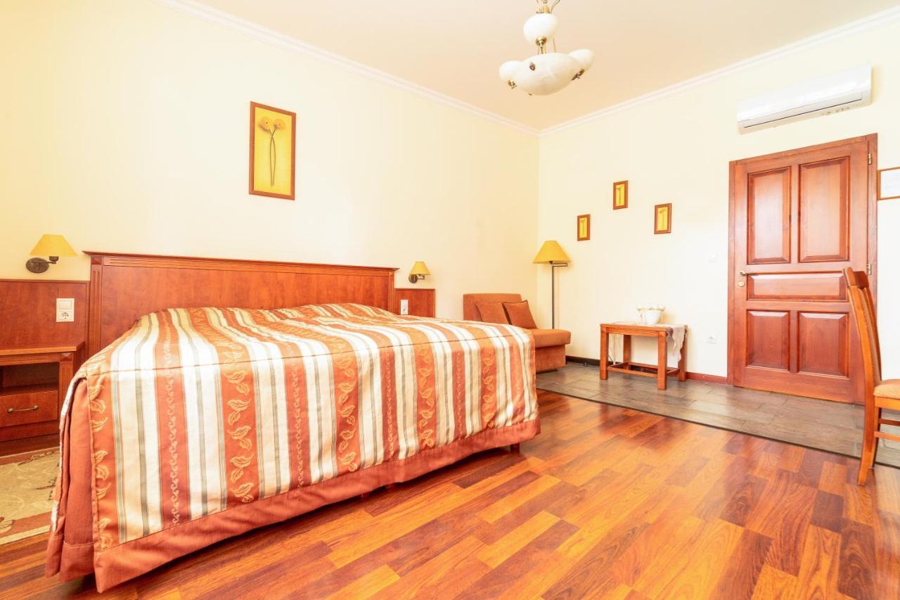 Pannon Hotel Bejelentkezes 20 Oraig, Check-In Until 20 O'Clock, Einchecken Bis 20 Uhr Mohacs Luaran gambar